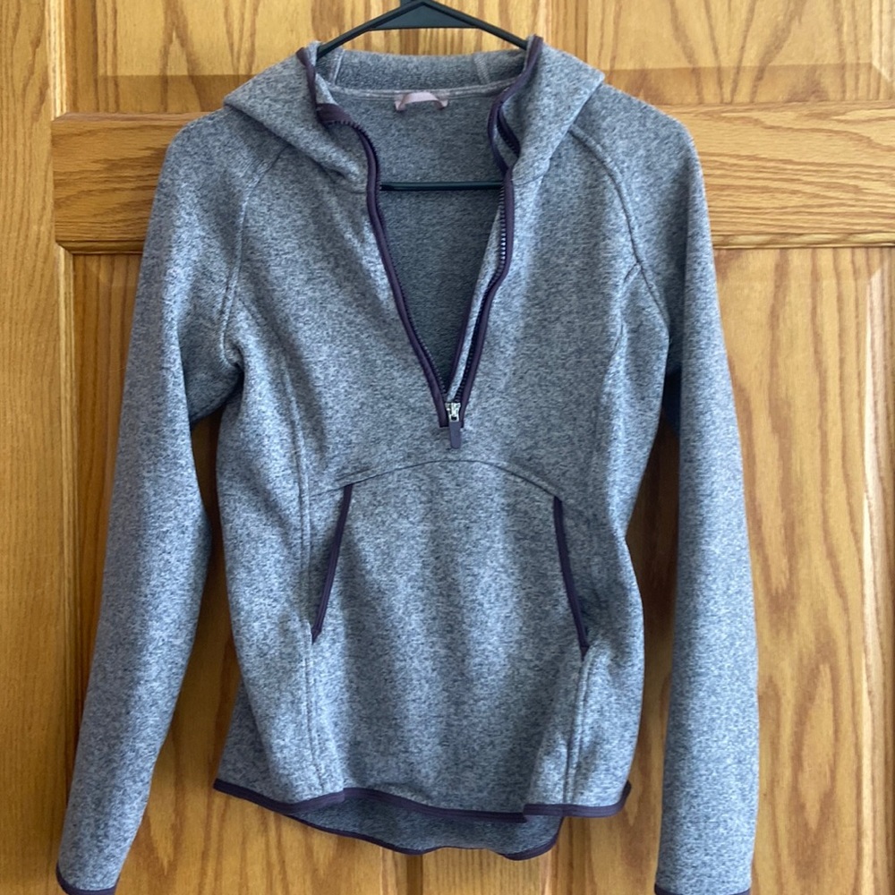 Lululemon Half Zip size 6